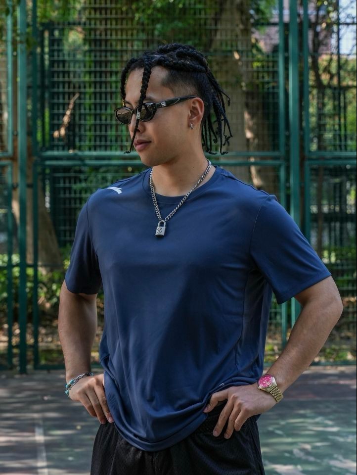 有这件T 夏天暴汗我都不care～