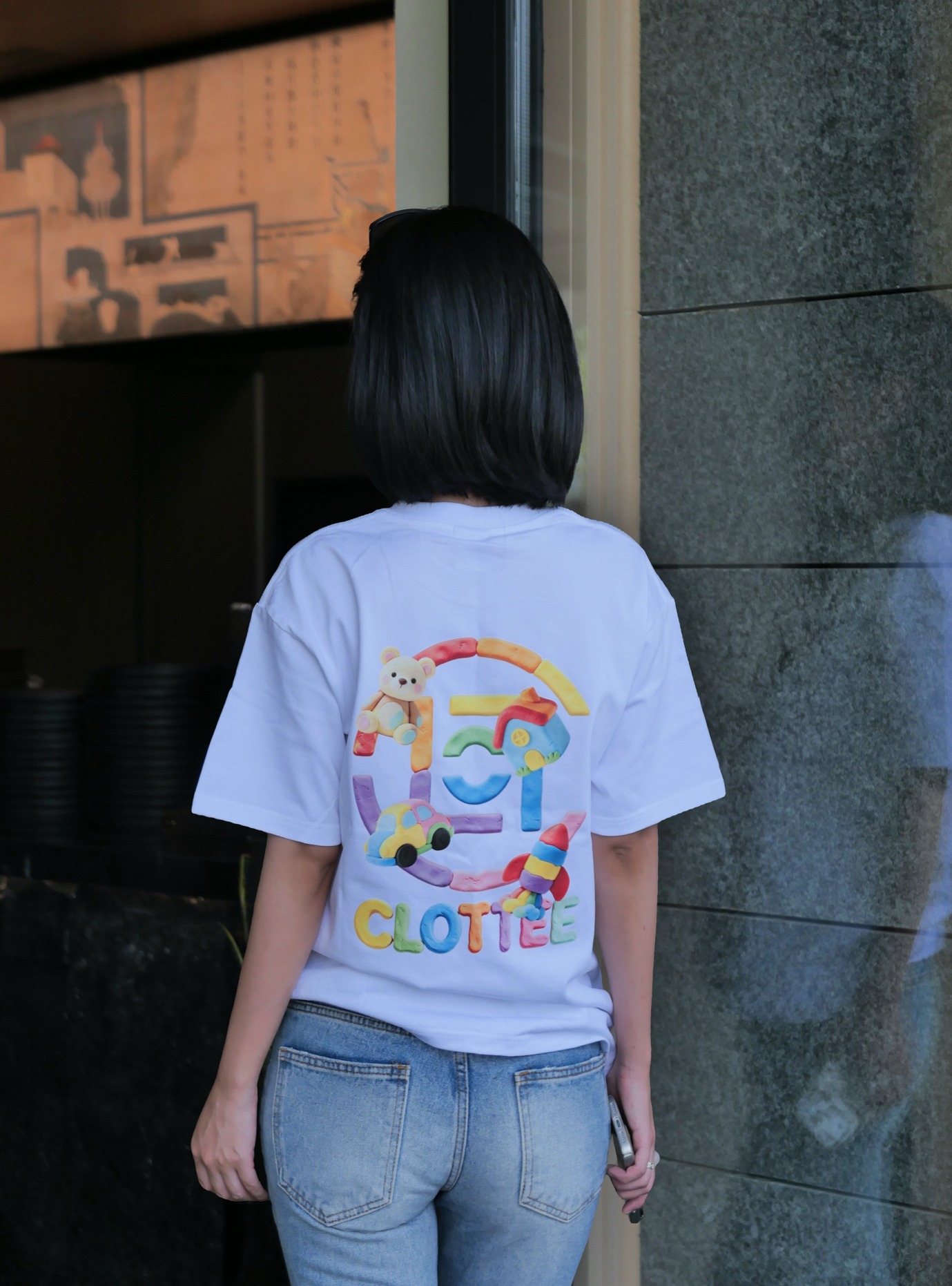 夏日懒人穿搭｜CLOTTEE白色童趣T恤日常超好搭