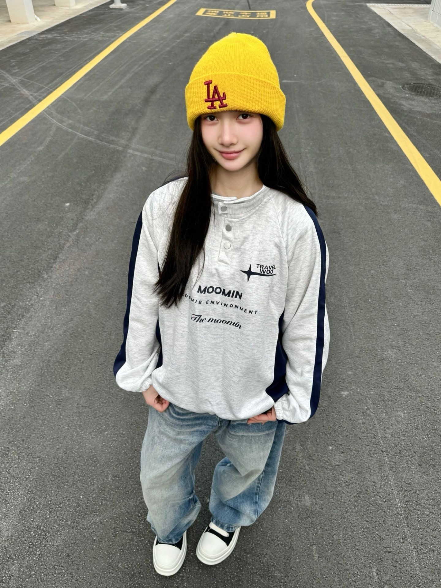 冷帽➕卫衣撞色穿搭美式高街感
