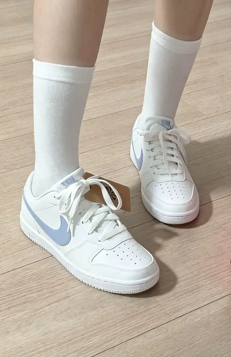 白蓝拼色板鞋,日常穿搭很耐看