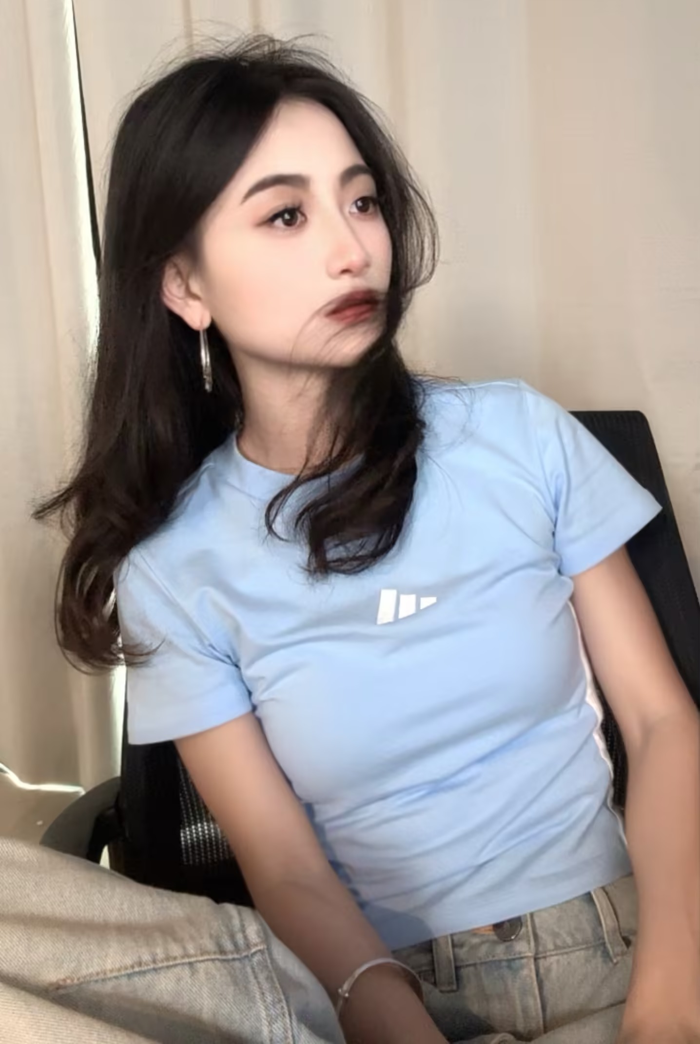 三个单品都很百搭 红配蓝？