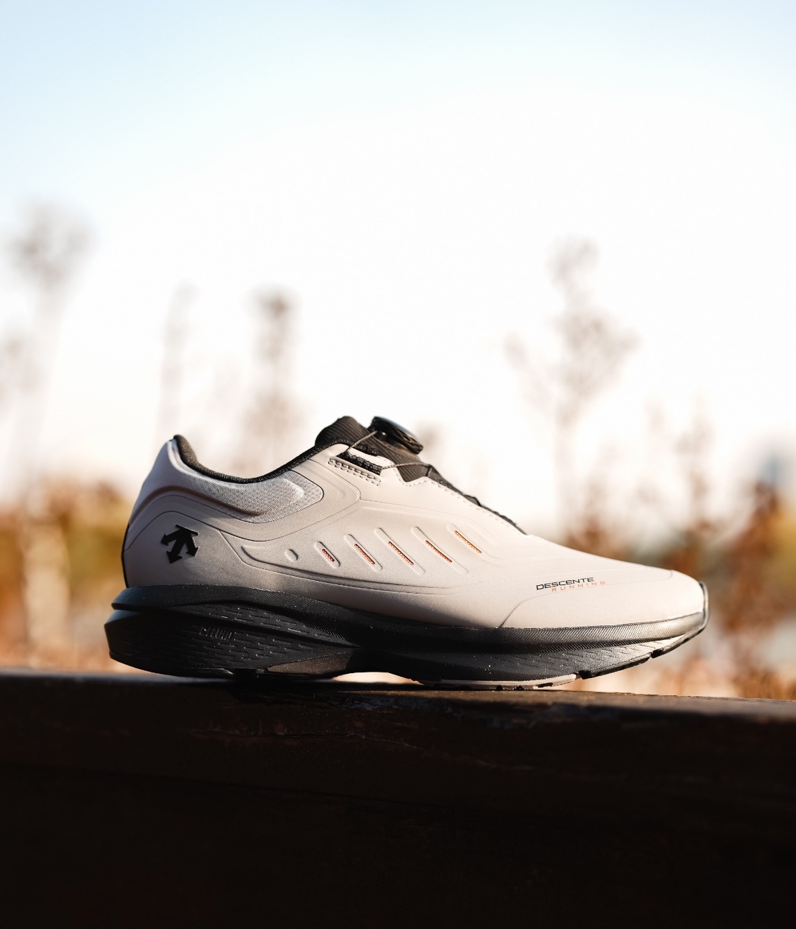 秋冬适合多场景的迪桑特流体跑鞋