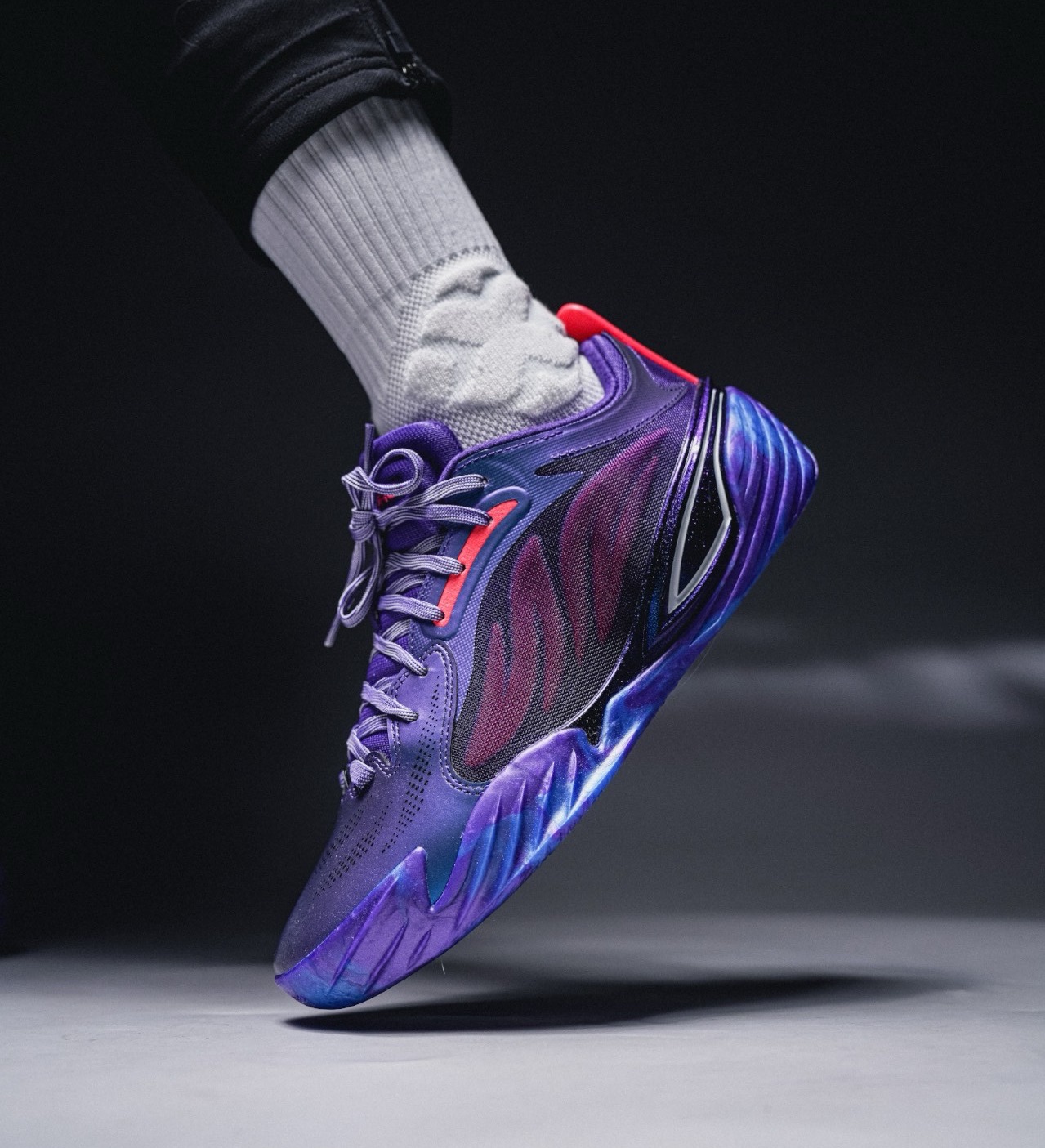 尖端科技集一体!上脚什么感受?!Puma 首双搭载内嵌式可置换碳纤维中底