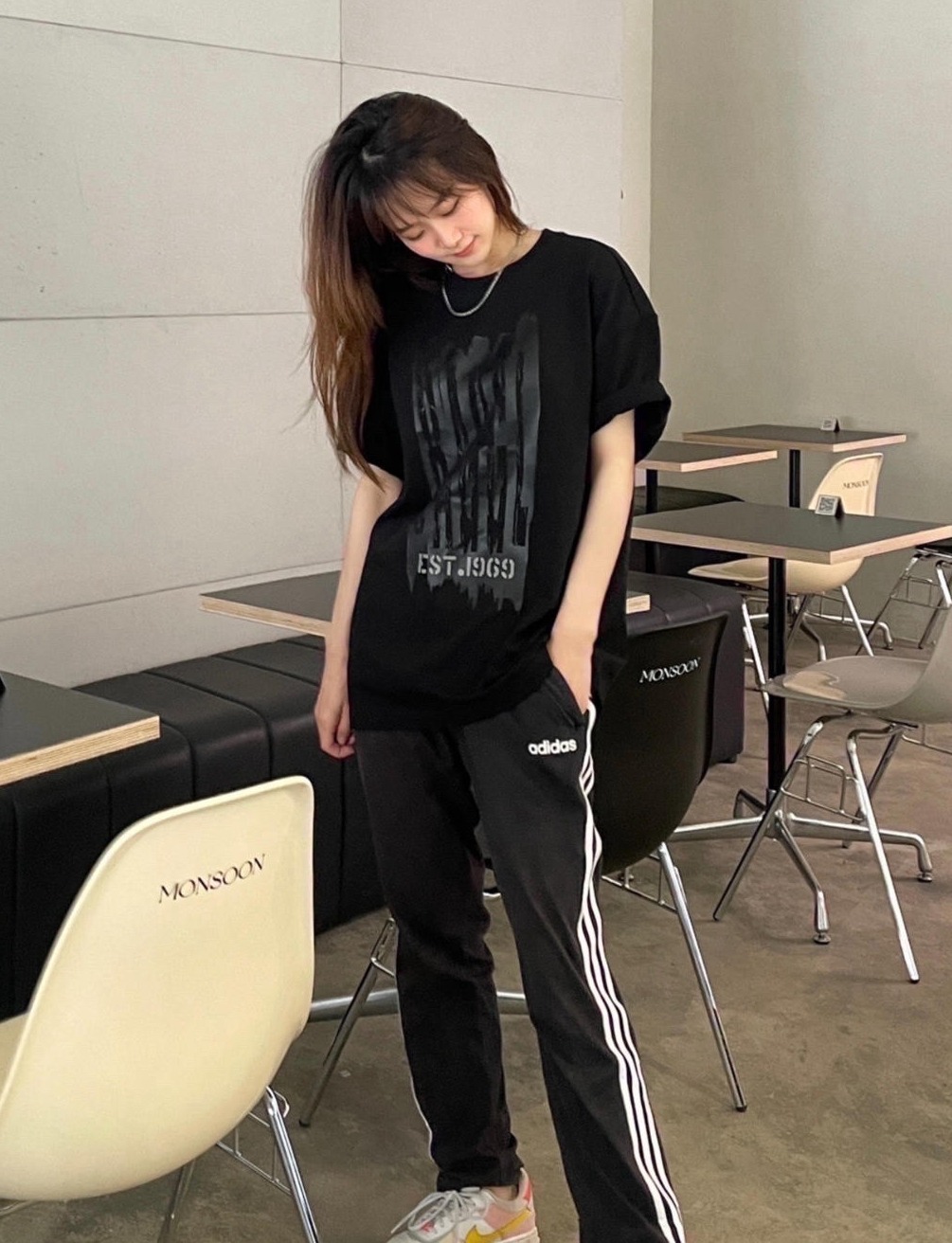 OOTD｜美式上衣搭配阿迪运动裤 简直不要太酷😎