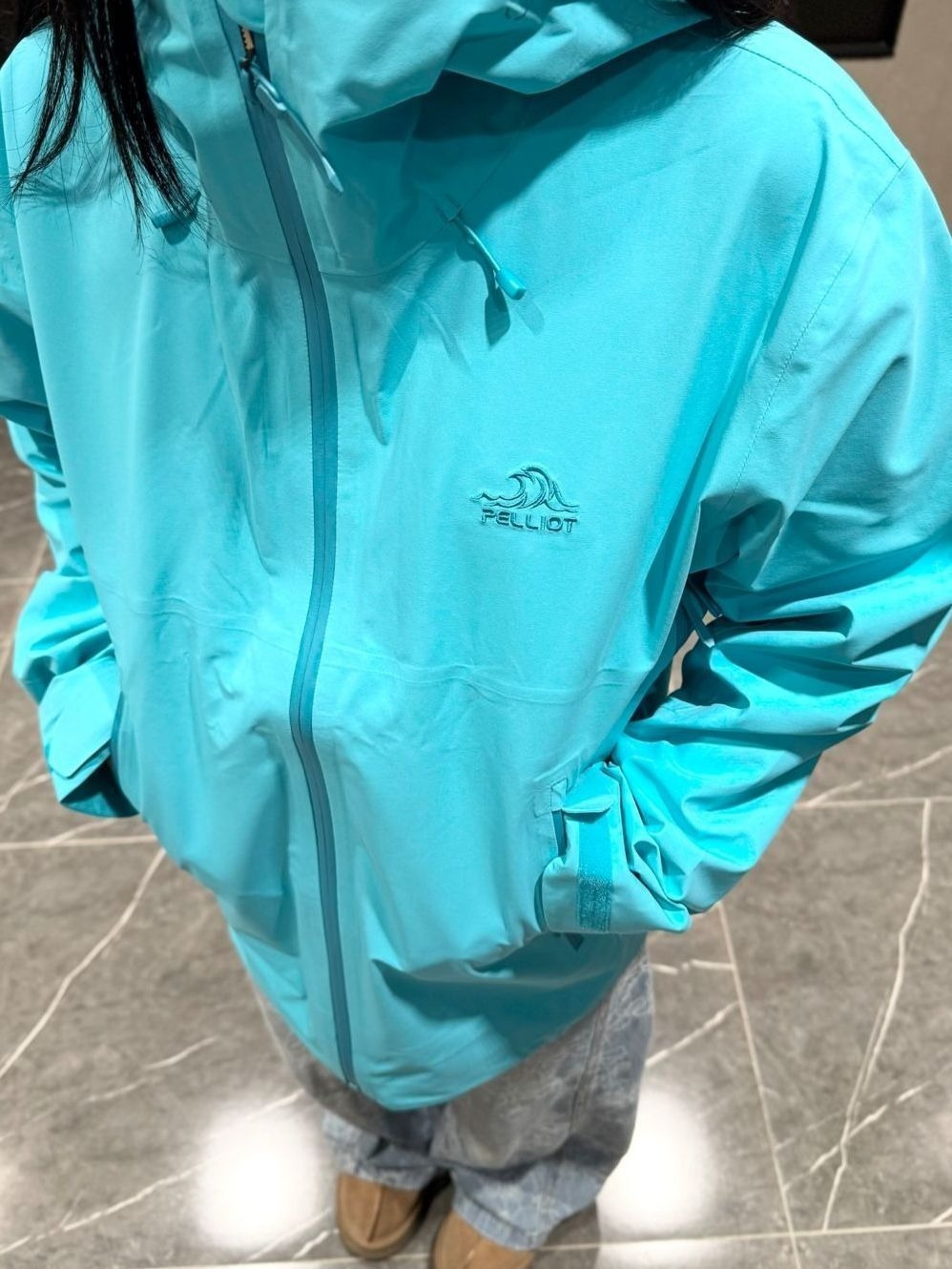 成毅同款！伯希和这件湖蓝冲锋衣直接封神✨