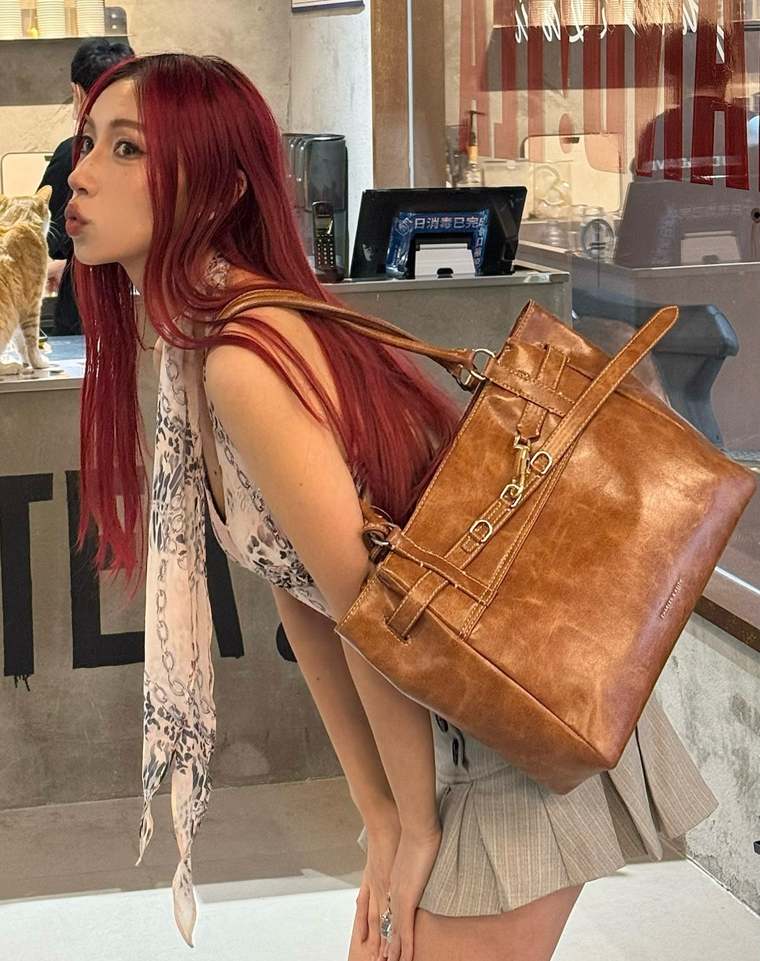 春夏氛围感搭子！复古棕托特包太懂松弛感👜