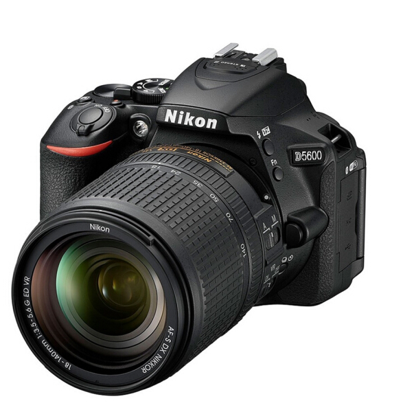 Nikon/尼康 D5600 单反套机（18-140mm）