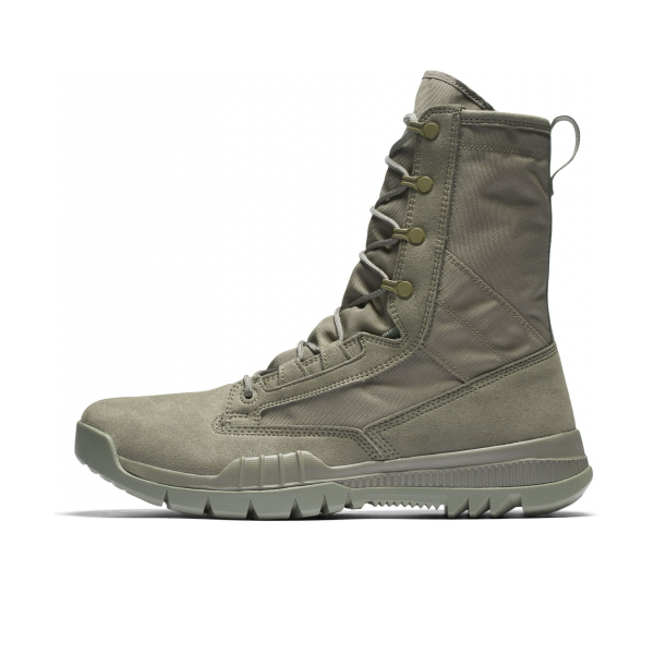 推荐商品：Nike SFB Field 8 防滑耐磨 时装靴 Sage/Olive 鼠尾草灰