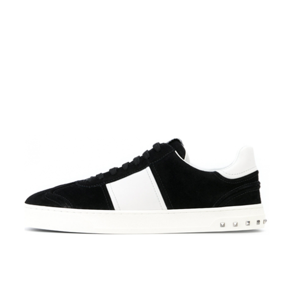 推荐商品：Valentino Fly Crew板鞋 PY2S0A08LAR 黑白