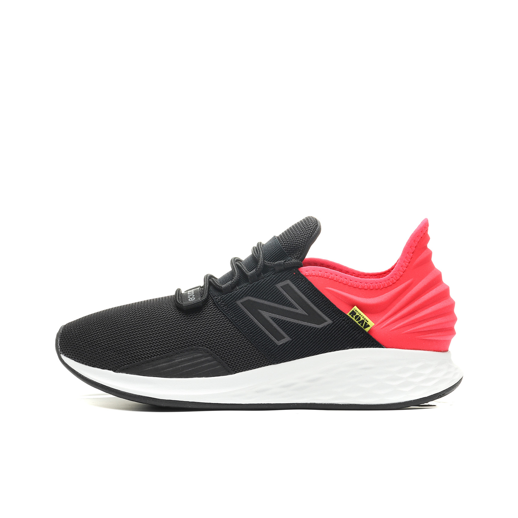 推荐商品：New Balance Fresh Foam Roav Fusion 跑鞋 减震回弹防滑耐磨网布透气织物运动 黑色/红色
