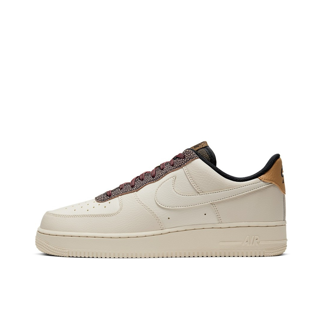 推荐商品：Nike Air Force 1 空军一号 板鞋 轻便舒适百搭耐磨防滑复古 Fossil/Wheat 低帮/化石米白/小麦色