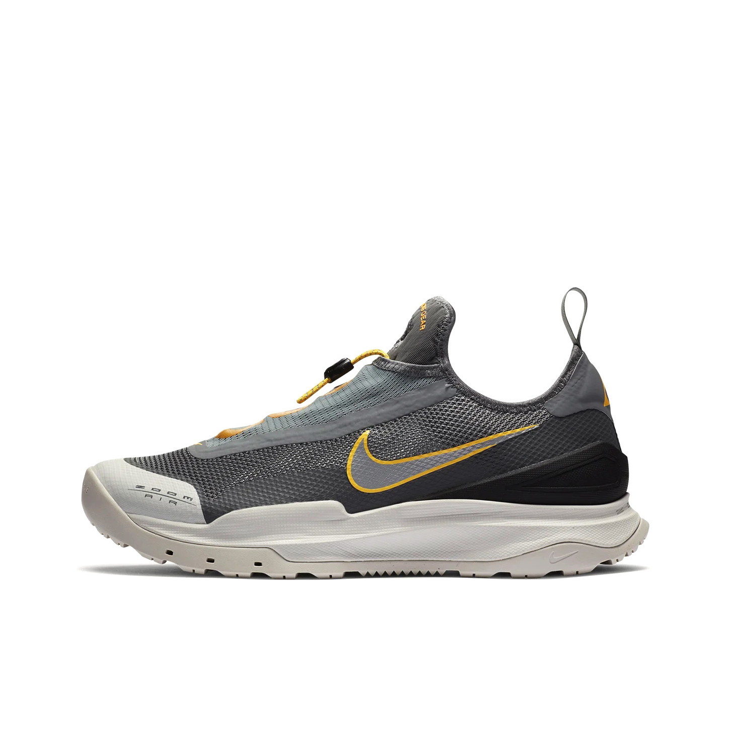 推荐商品：Nike ACG Air Zoom AO 户外机能 防滑耐磨 舒适减震 织物 复古 跑鞋 烟灰/黑色