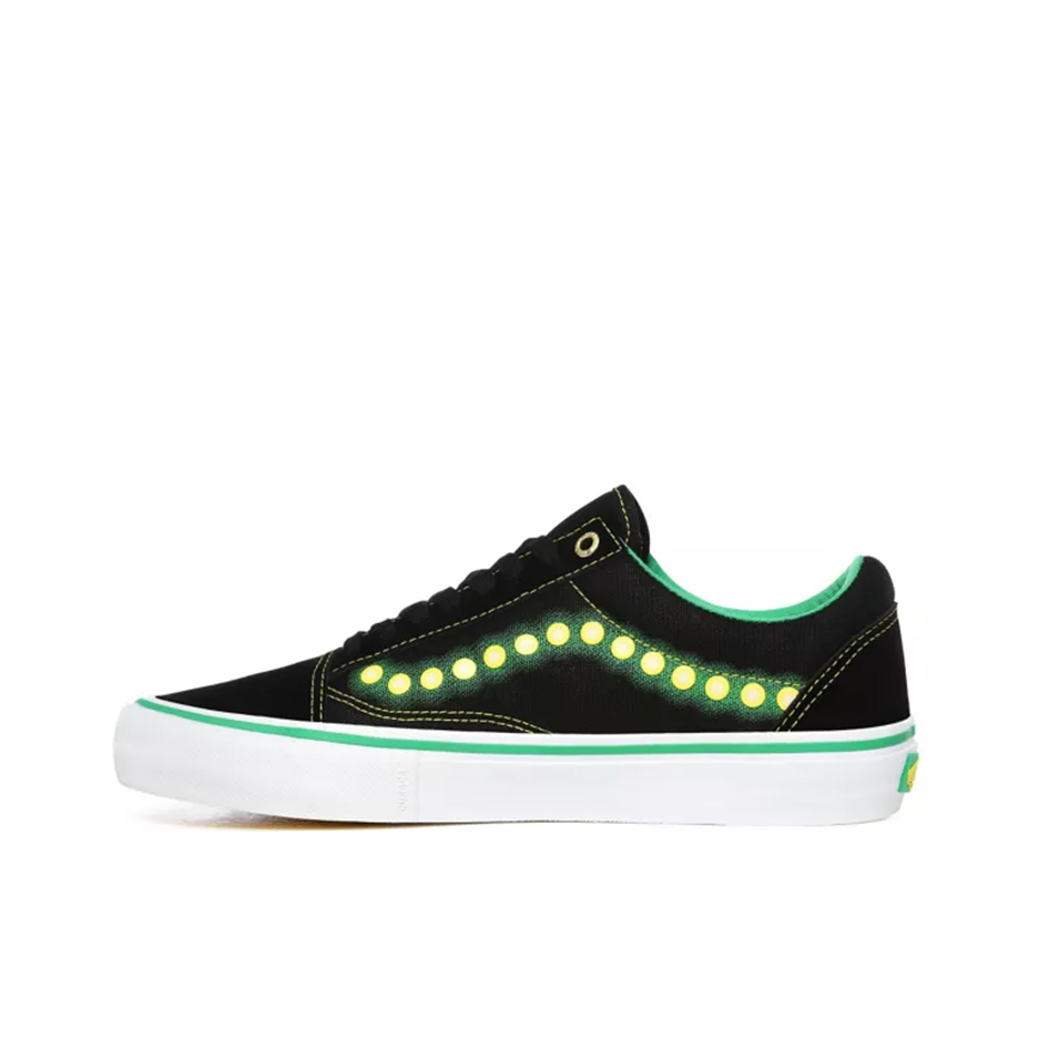 推荐商品：Vans/范斯 Old Skool 滑板鞋 板鞋 轻便防滑复古舒适经典 Shake Junt联名/黑色/荧光黄