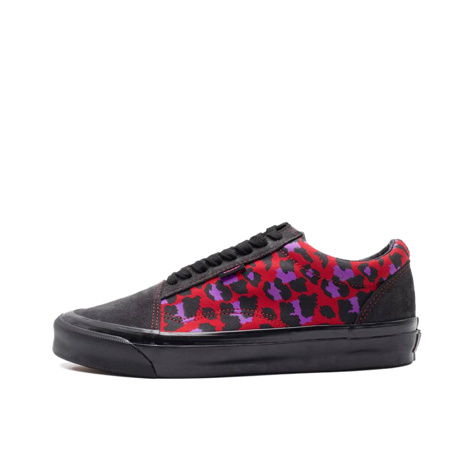 推荐商品：Vans/范斯 Old Skool 滑板鞋 板鞋 轻便防滑复古舒适经典 Stray Rats联名/黑色/红色/豹纹