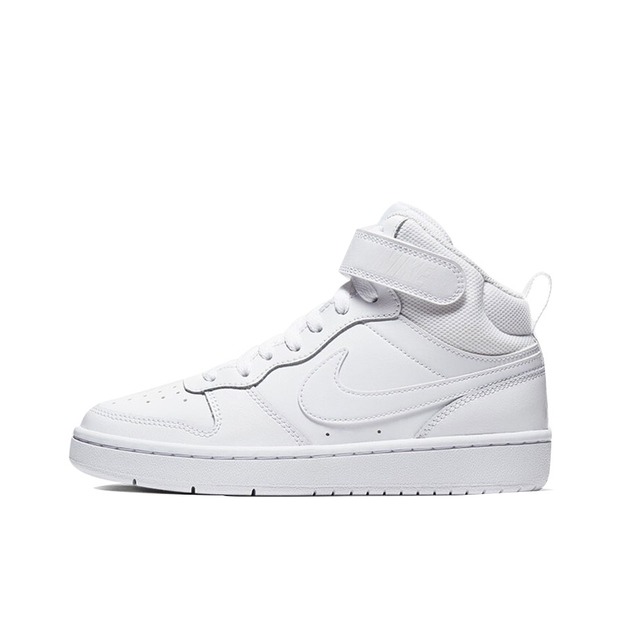 推荐商品：Nike Court Borough 2 板鞋 复古时尚支撑舒适百搭轻便防滑 White 纯白