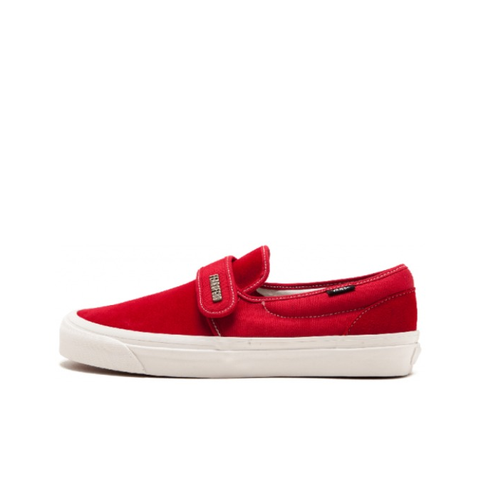 推荐商品：Vans/范斯 Classic Slip-on 防滑 简约 棋盘格 一脚蹬 百搭 休闲 帆布鞋 Fear Of God/Red Fear of God 联名/红色