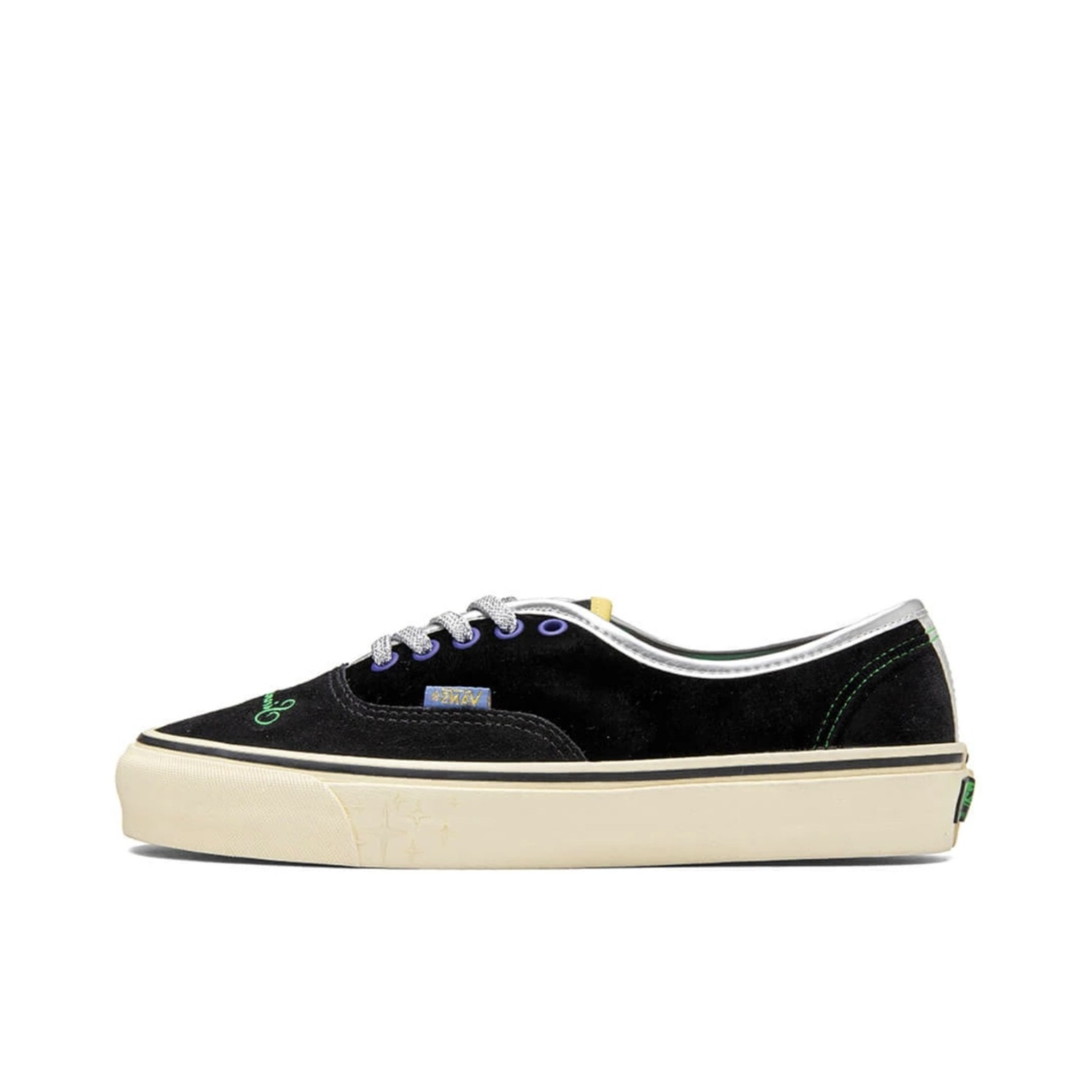 推荐商品：Vans/范斯 Authentic 潮流休闲 轻便舒适 防滑耐磨 百搭运动 复古 板鞋 Feature联名/Vault/罪人俱乐部
