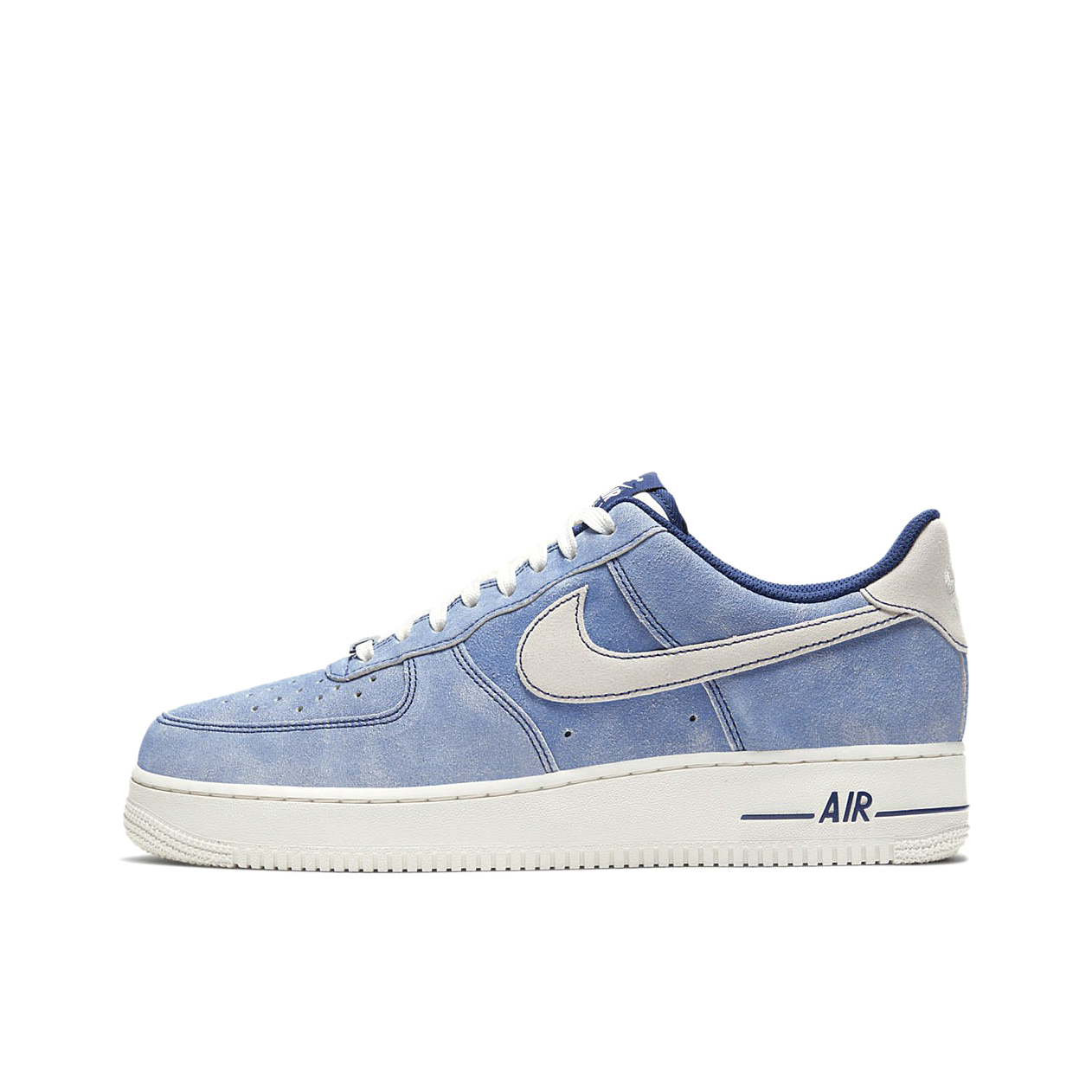 推荐商品：Nike Air Force 1 空军一号 板鞋 轻便舒适百搭耐磨防滑复古 低帮/浅蓝/绒面革
