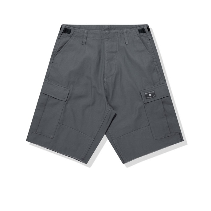 UNDEFEATED 五条杠图案标签拼色可调节多口袋贴袋工装短裤 男女同款