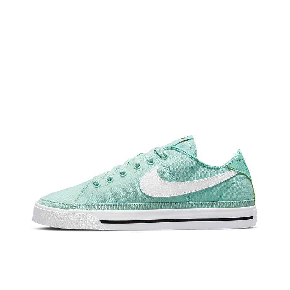 推荐商品：Nike Court Legacy 板鞋 复古舒适透气防滑耐磨休闲运动一脚蹬 浅雨露绿/黑/白色