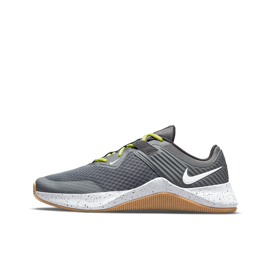 推荐商品：Nike MC Trainer 防滑耐磨 轻便透气 训练鞋 烟灰/白色//橡皮浅褐