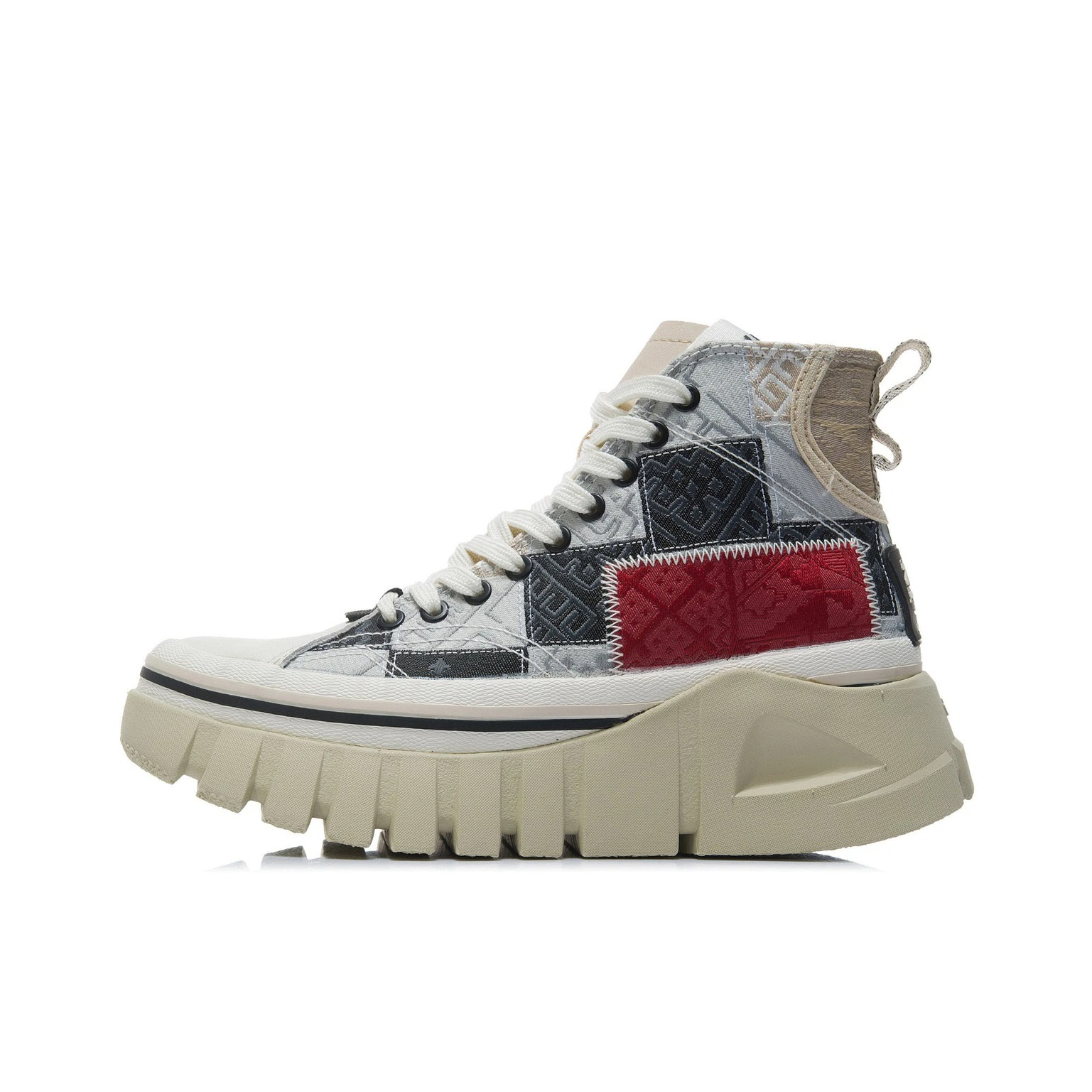 推荐商品：李宁 惟吾Boot 时装周 防滑耐磨 厚底增高 舒适透气 减震 潮流时尚 休闲运动 增高鞋 黑色/浅石灰