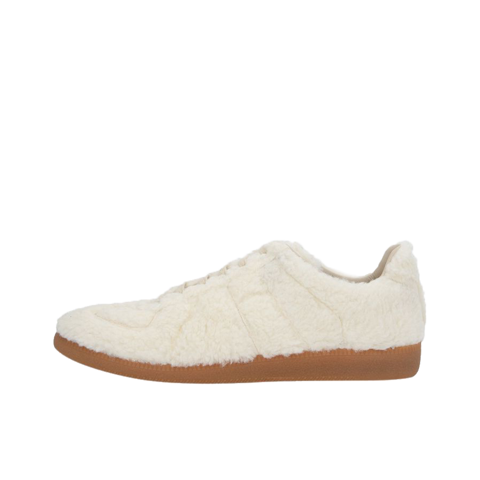 推荐商品：Maison Margiela 梅森·马吉拉 Replica 板鞋 德训鞋 时尚复古简约圆头牛皮拼接 仿皮草/白色