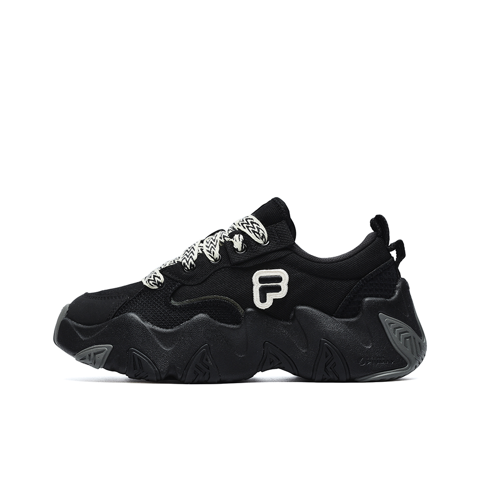 推荐商品：FILA/斐乐  Starfish 海星  时尚复古 潮流百搭 休闲运动 防滑耐磨 增高厚底 织物 合成革  老爹鞋 女款/黑色/珍珠色