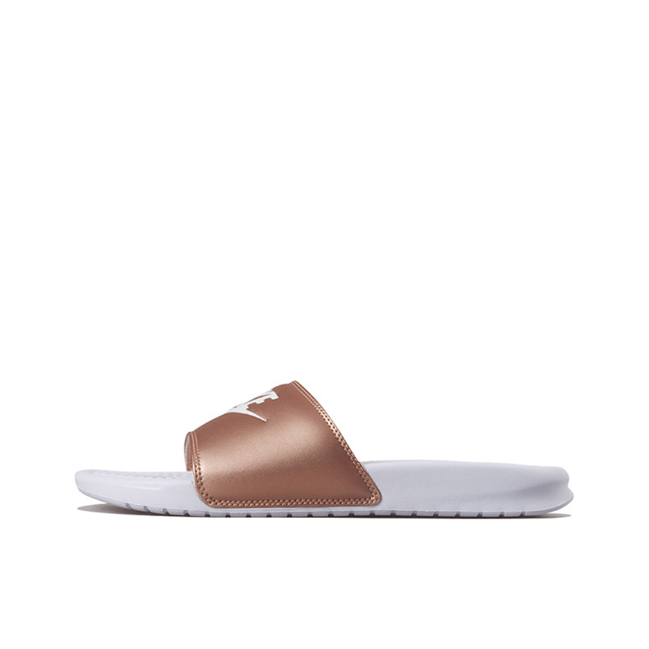 推荐商品：Nike Benassi Jdi 一字 橡胶底 外穿 防滑轻便 透气 运动 户外 厚底 拖鞋 White/Metallic Red Bronze 玫瑰金