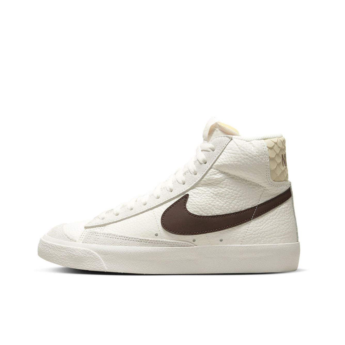 推荐商品：Nike Blazer 板鞋 经典复古防滑舒适百搭 爆裂纹/米白/褐色