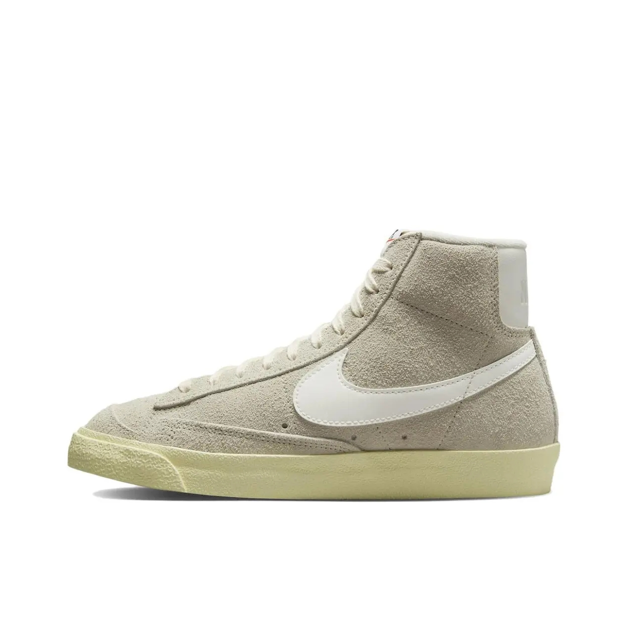 推荐商品：Nike Blazer 板鞋 经典复古防滑舒适百搭 中帮/米色/白色