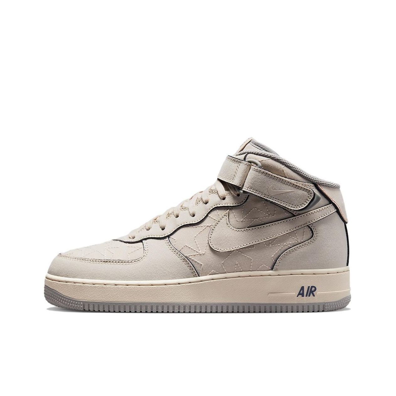 推荐商品：Nike Air Force 1 空军一号 板鞋 轻便舒适百搭耐磨防滑复古 Recraft/珍珠白