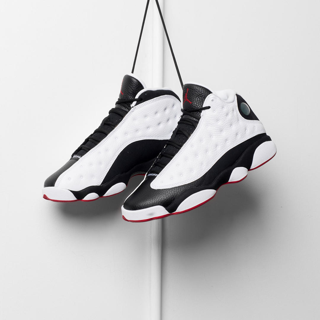 adidas,Air Jordan,Nike  黑紫脚趾 AJ1 没发就涨小两千！球鞋旺季买鞋怎么这么贵！