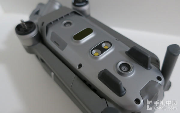 底部视觉传感器 红外传感器 LED夜间照明灯 底部视觉传感器 红外传感器 LED夜间照明灯