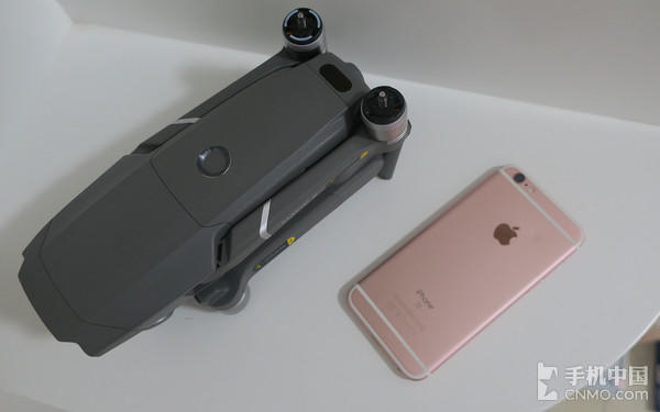 大疆Mavic 2 大小参考 iPhone 6s 大疆Mavic 2 大小参考 iPhone 6s