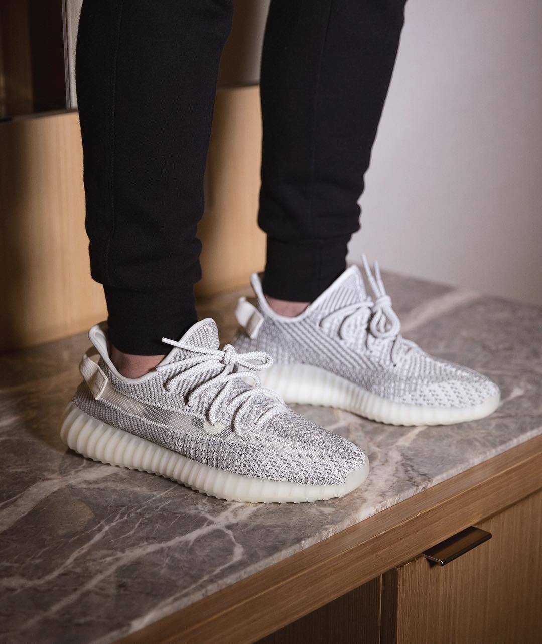 adidas,Yeezy 350 V2,发售 发售信息有变!半透明 Yeezy Boost 350 V2 近期关注度不低! adidas,Yeezy 350 V2,发售 发售信息有变!半透明 Yeezy Boost 350 V2 近期关注度不低!