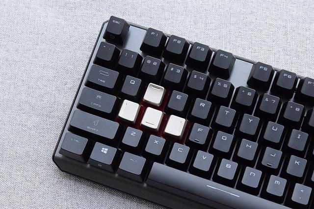 【图片8】原装红轴 兼顾办公游戏——微星Vigor GK60电竞机械键盘体验