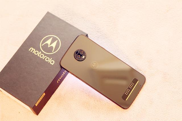 【图片6】Motorola z3体验：全面屏、侧边指纹、后置双摄，不止模块化