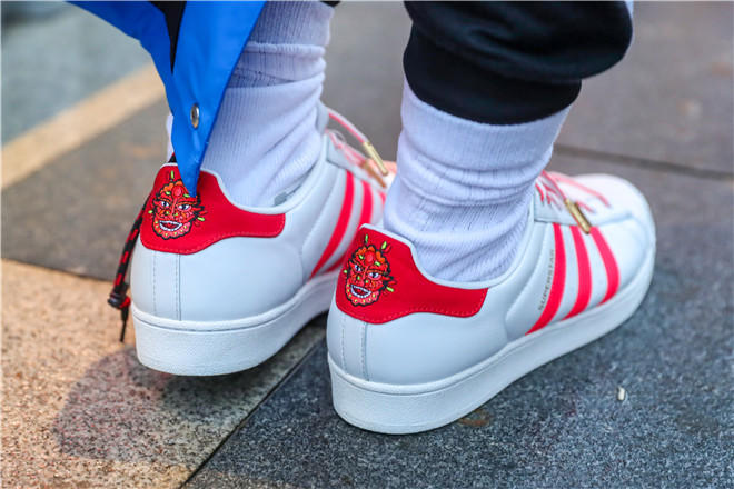 I-SIZE MEDIA SNEAKER文化为主要内容的潮流杂志