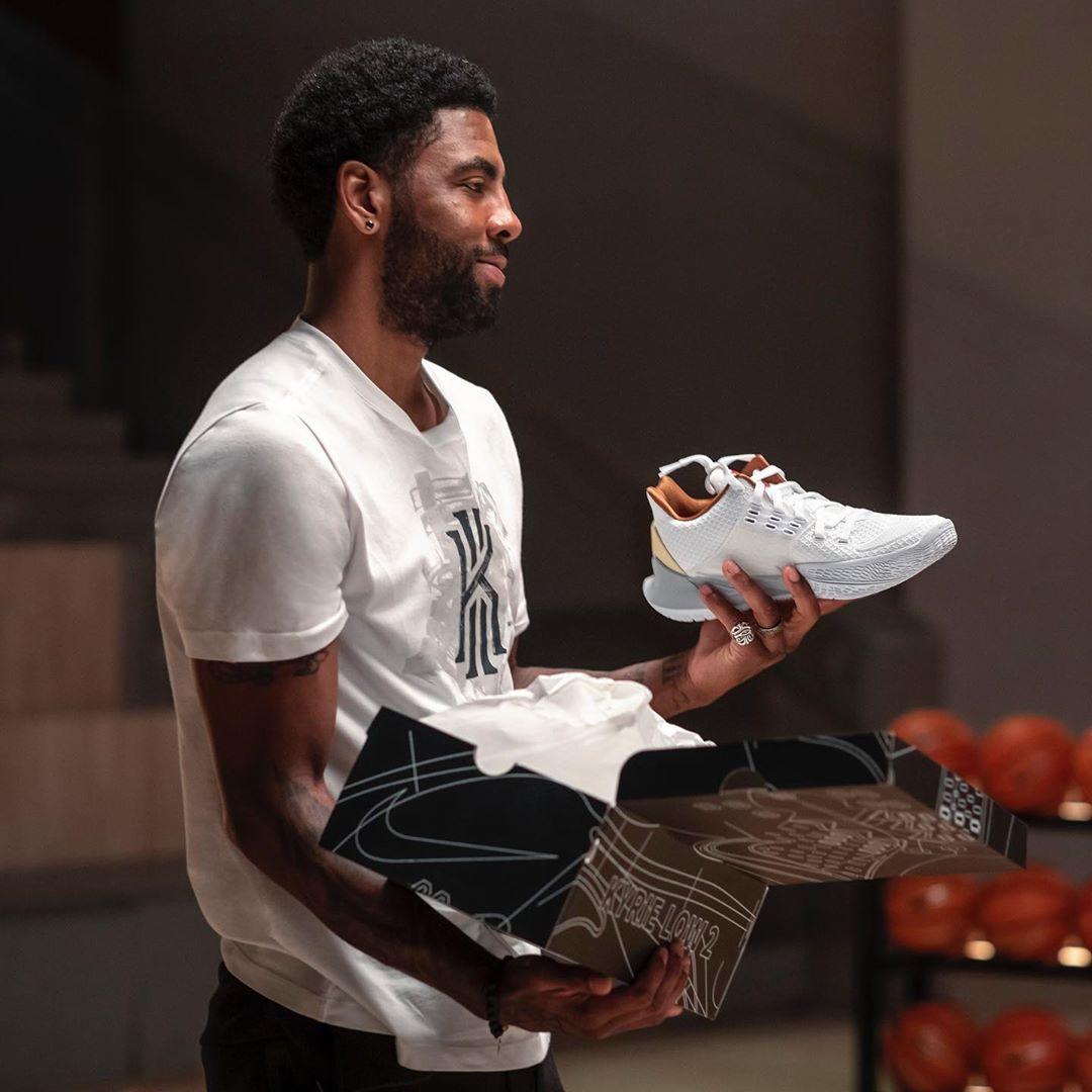 海绵宝宝,Nike,Kyrie 5,发售,明星,上脚  欧文上脚亲晒！海绵宝宝 x Nike Kyrie 鞋款完整曝光