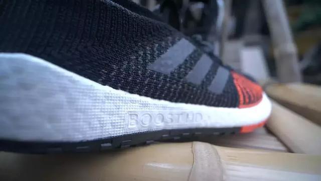Boost变了，不再有踩屎感，阿迪达斯很大胆