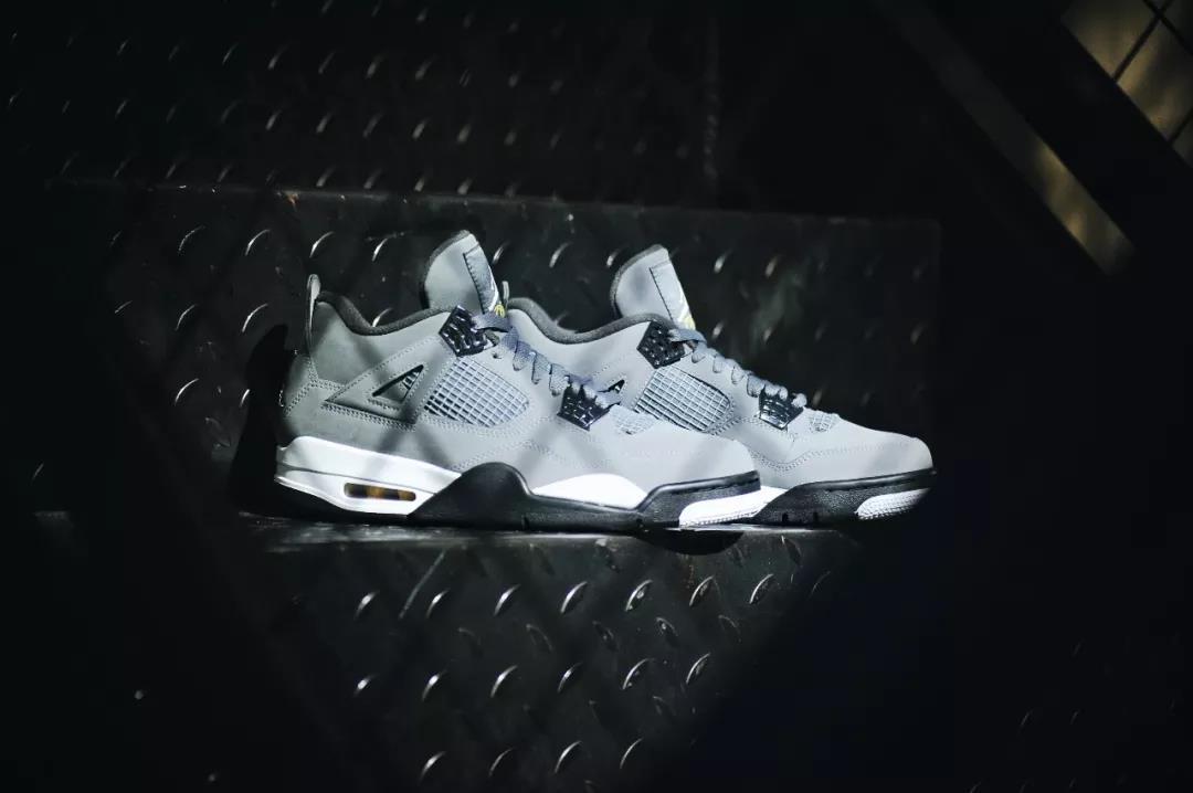 SOAR开箱｜AIR JORDAN 4 RETRO “COOL GREY”