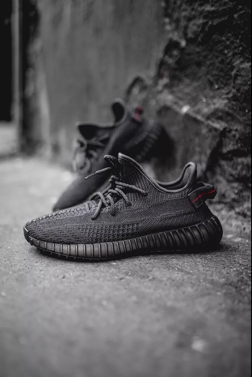 WEN资讯 | AJ1起飞飞飞不停，也挡不住yeezy黑满天星排队三天做陪跑