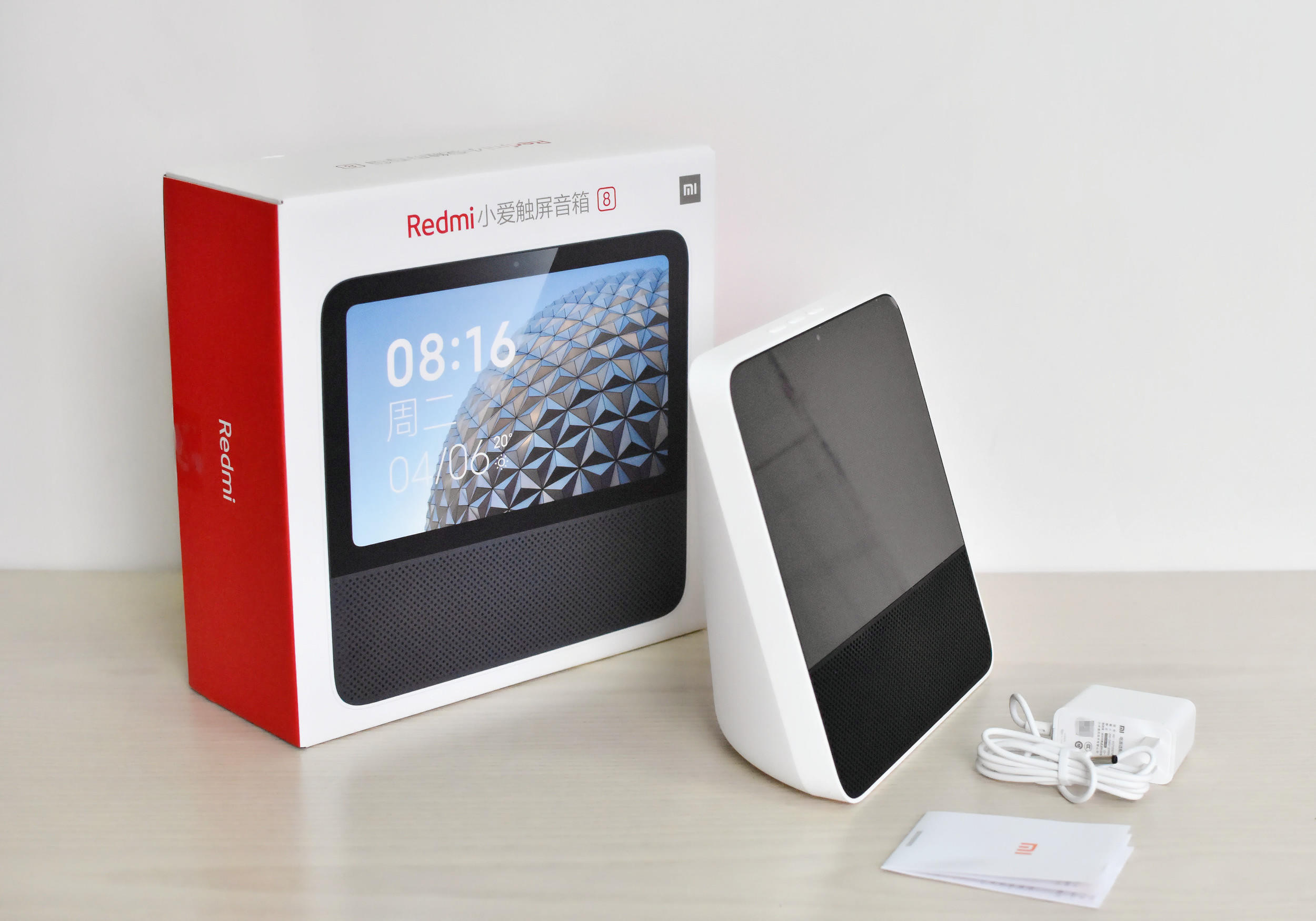 小爱同学飘了！Redmi小爱触屏音箱不仅屏大，还能隔空刷抖音