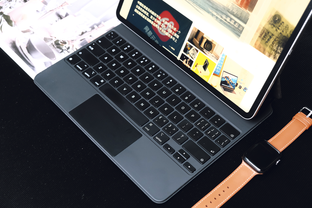 不妥协的极致体验：iPad Pro妙控键盘套装深度体验