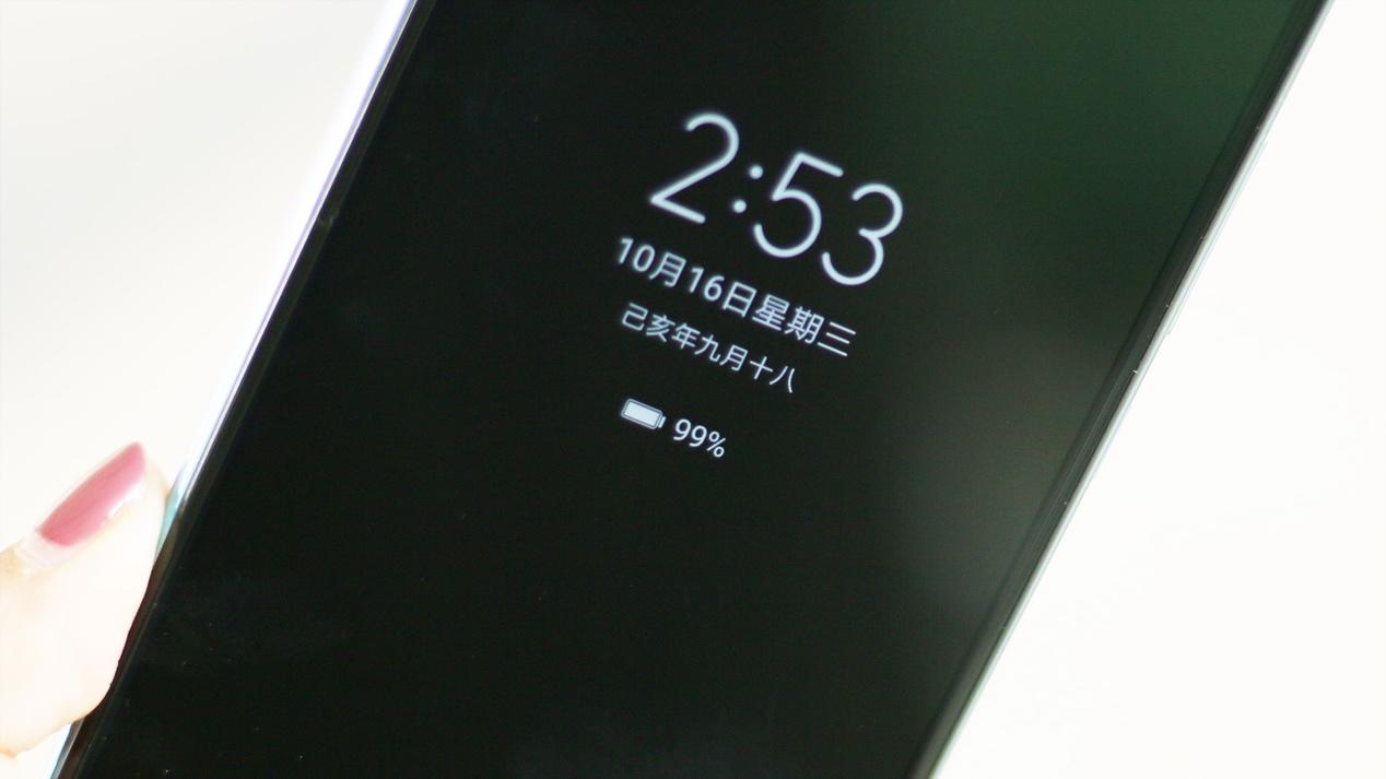 颜值、拍照、续航都很能打，荣耀20青春版上手评测