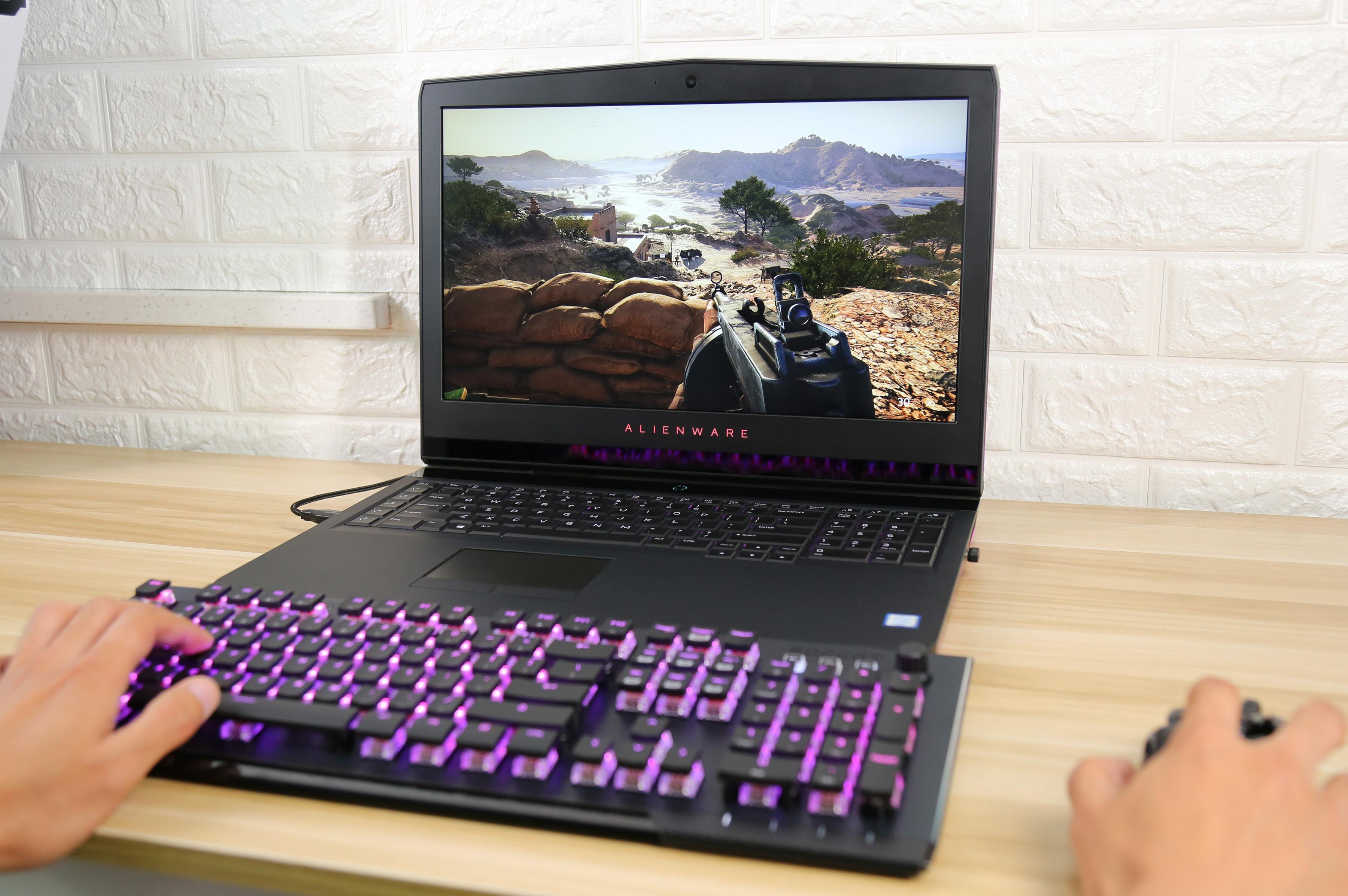 有信仰的电竞桌面要有与众不同的光：冰豹Vulcan121全彩机械键盘