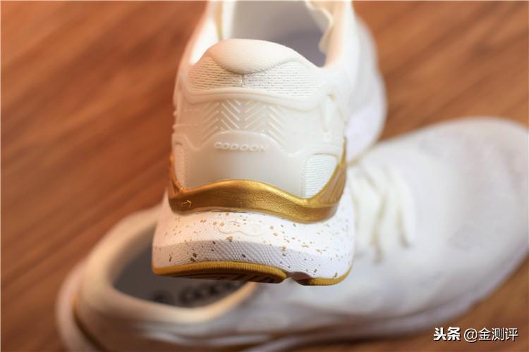 小米有品上线，性价比在袭，咕咚智能跑鞋10K挑战暴利？