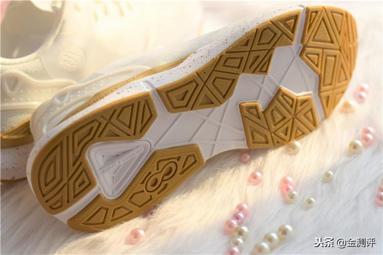 小米有品上线，性价比在袭，咕咚智能跑鞋10K挑战暴利？