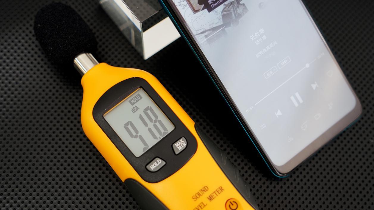 华为畅享10e发布：搭载5000mAh超大电池，售价仅999起